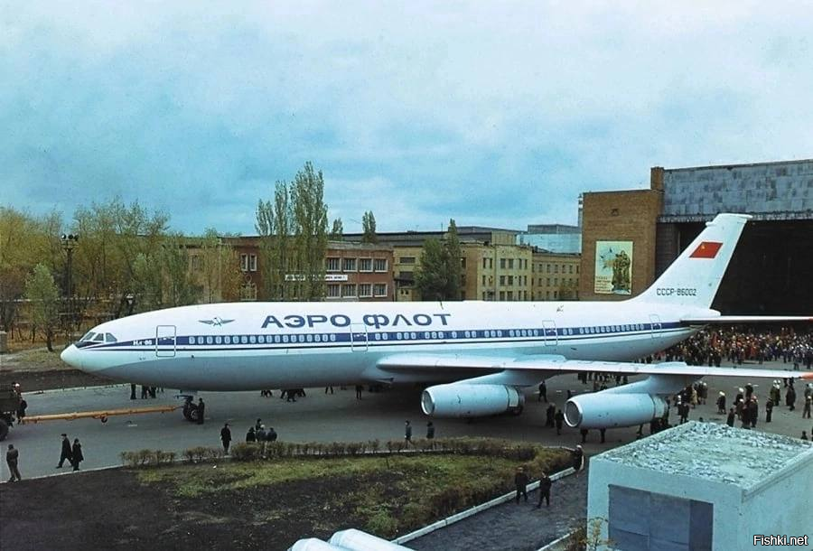 24 октября 1977 года, летчики-испытатели, Герои Советского Союза Эдуард Ивано...