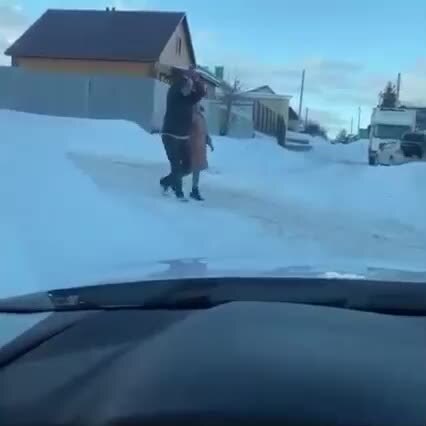 Когда ведёшь пьяного мужа домой с корпоратива