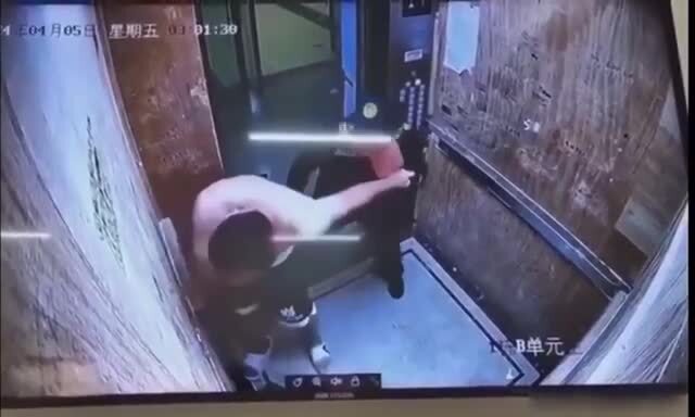 Заряженный дедуган поставил на место этилового гоблина