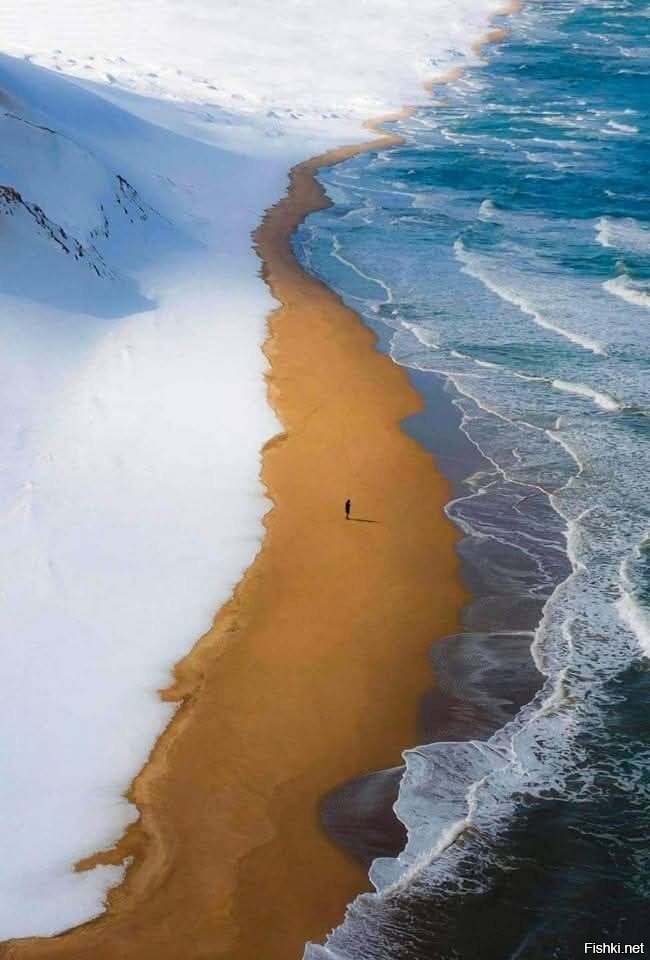 Море, песок и снег