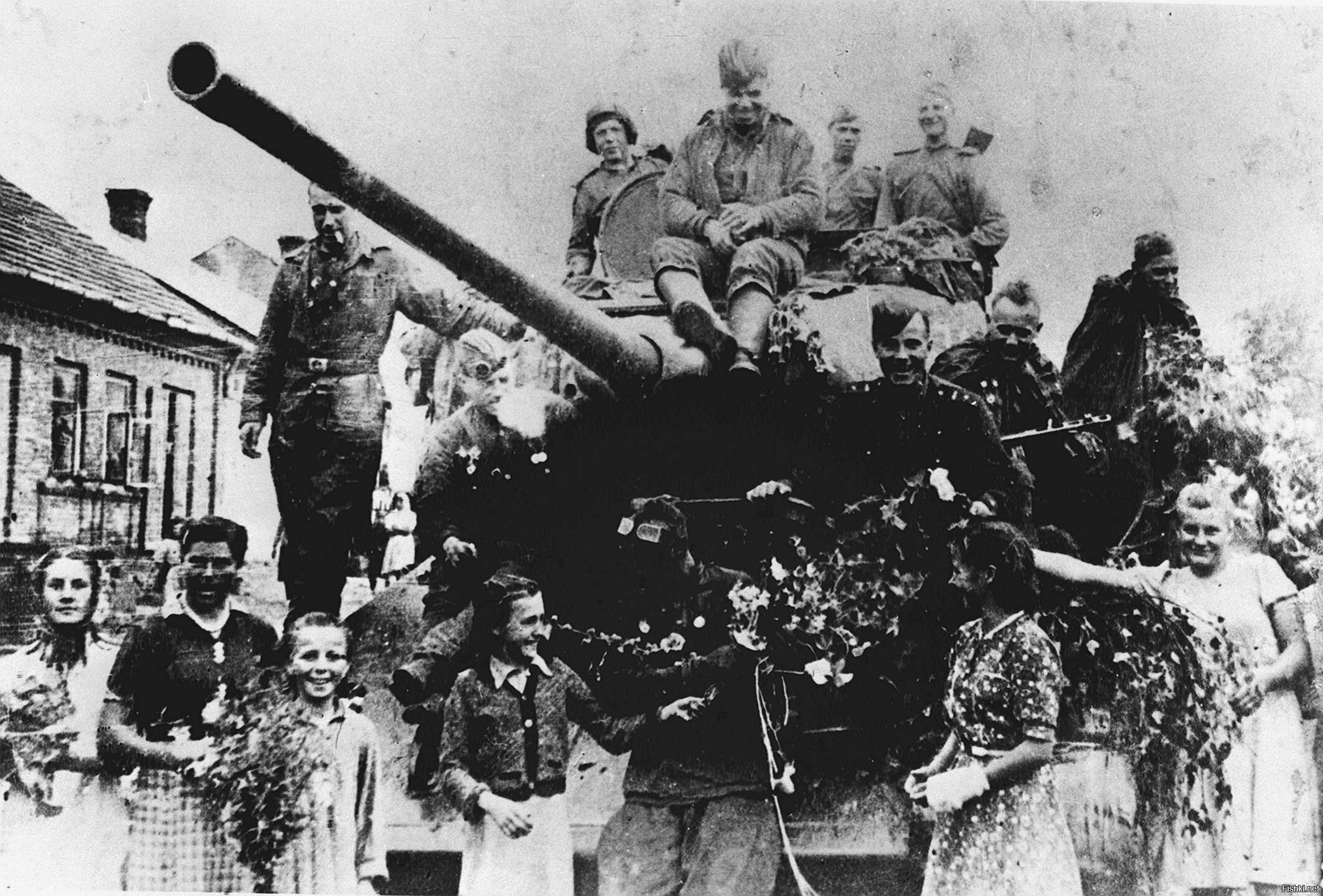 Танк Т-34-85 гвардии младшего лейтенанта А