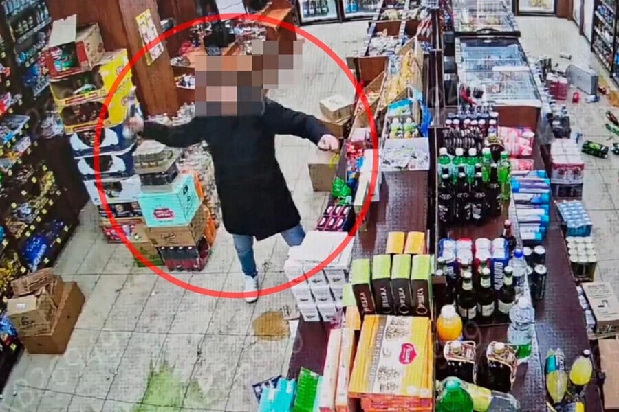 В&nbsp;Иваново мужчина разгромил алкомаркет, избил продавца и украл бутылку вина