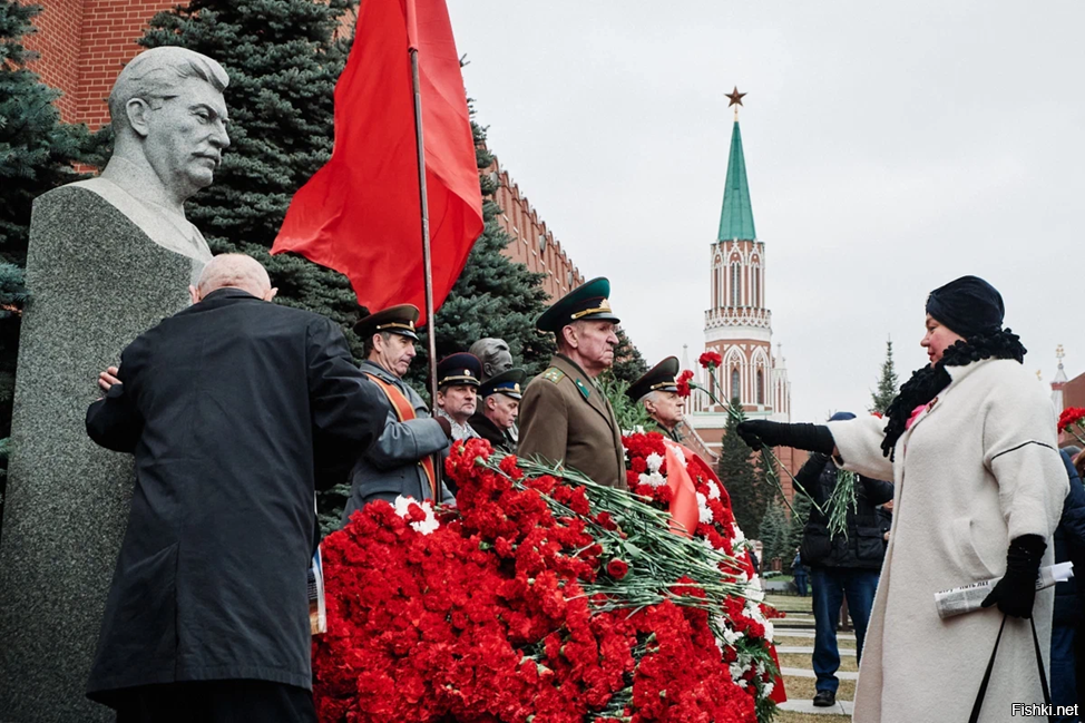 Иосиф Виссарионович Сталин (фамилия при рождении — Джугашвили груз