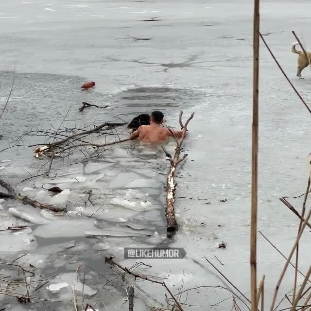 Настоящие герои не носят плащей