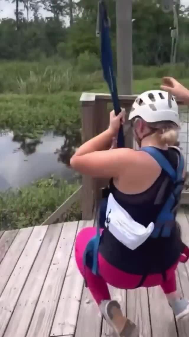 "Чего орёте, я просто поздороваться")