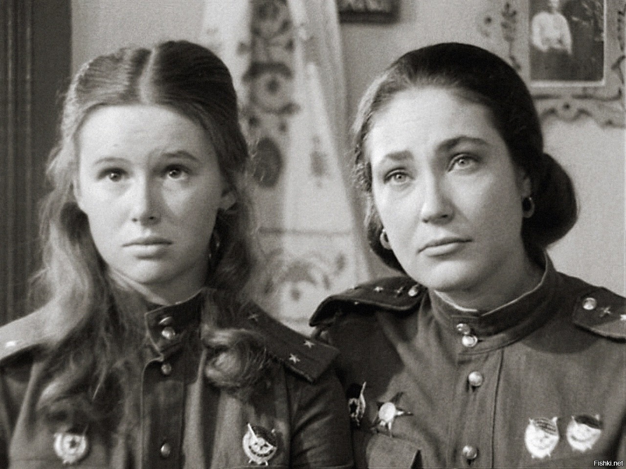 «В бой идут одни „старики“»: Евгения Симонова — Маша Попова и Ольга Матешко —...