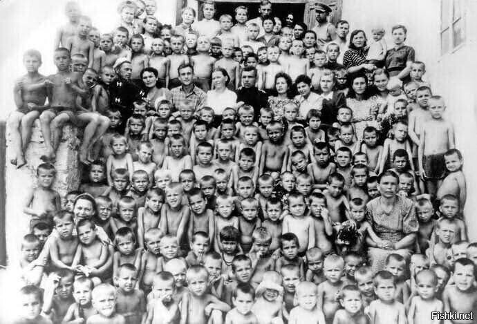 Эта фотография была сделана спустя четыре года после Победы