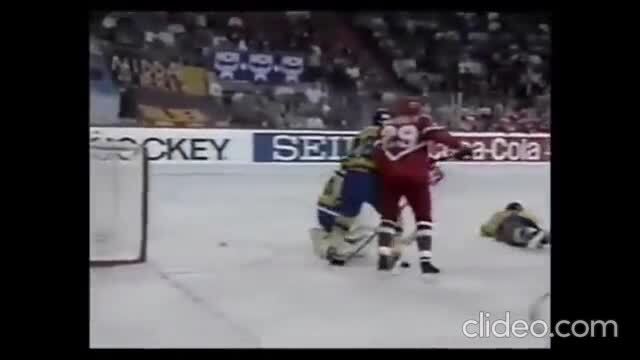 2 мая 1993 года сборная России по хоккею с шайбой впервые стала чемпионом мир...
