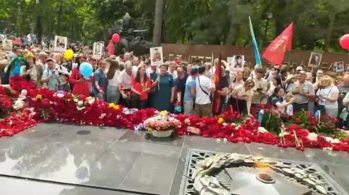 Парк имени 28 гвардейцев-панфиловцев в Алма-Ате