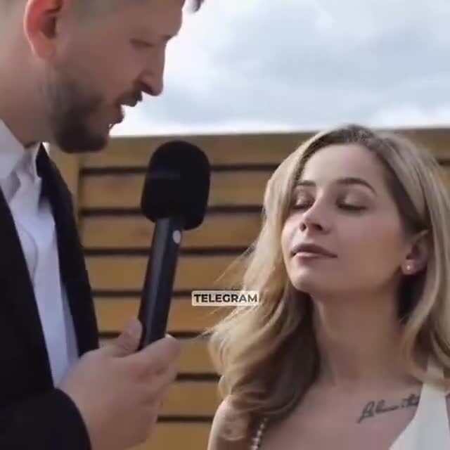 А зовут ее Юля