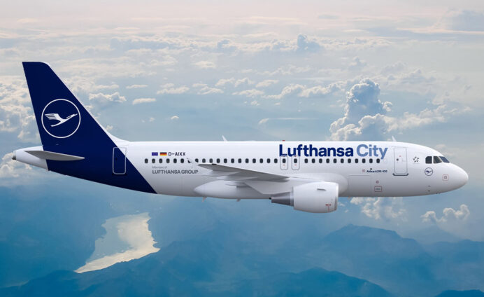 Самолет Lufthansa летел без управления около 10 минут