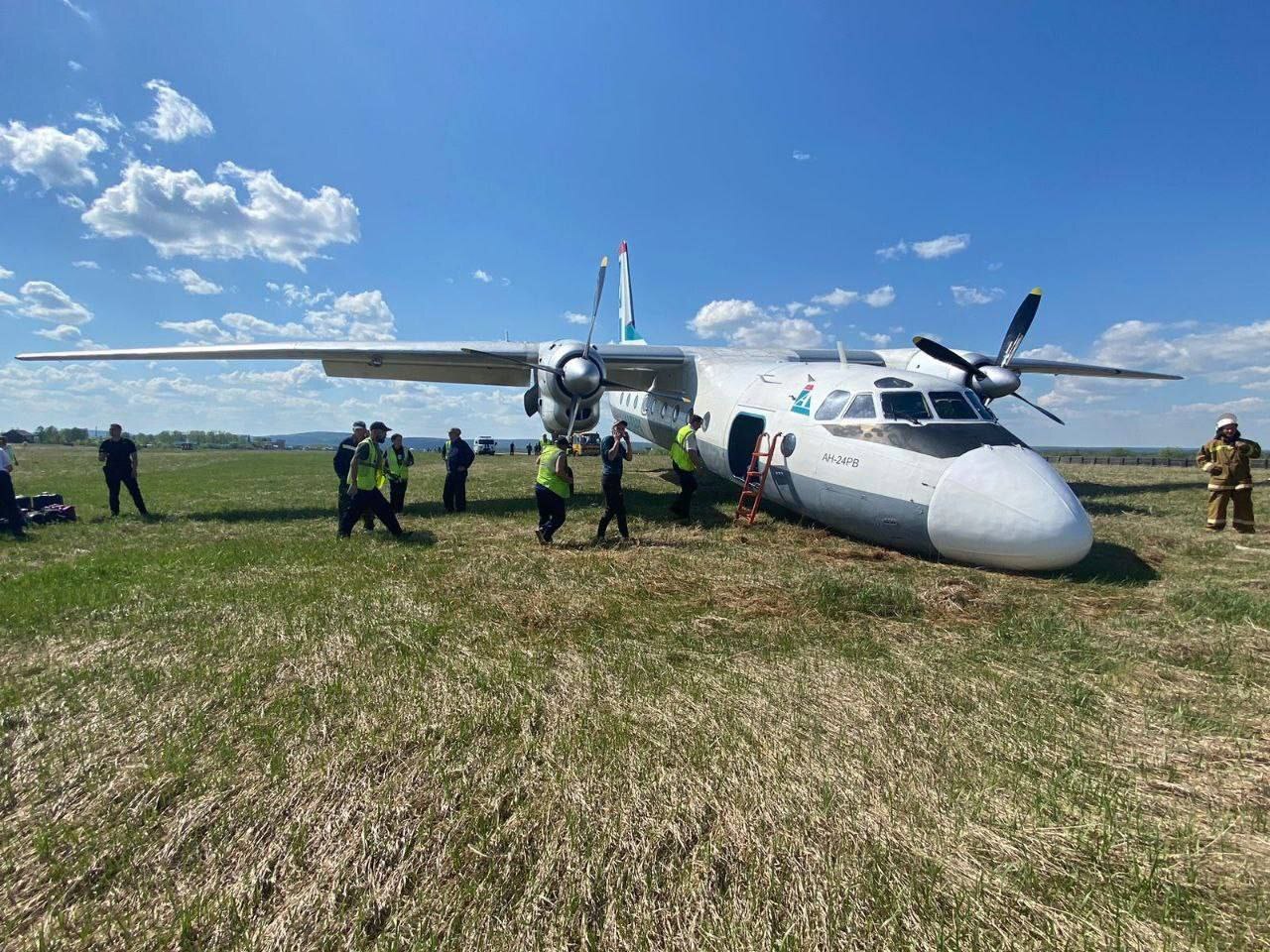 Жесткая посадка самолета Ан-24 в Иркутской области