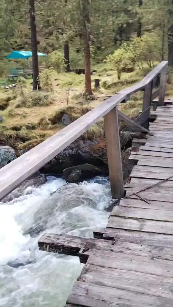Горная река в Хакасии