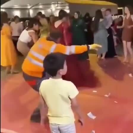 Весёлый мусорщик )))