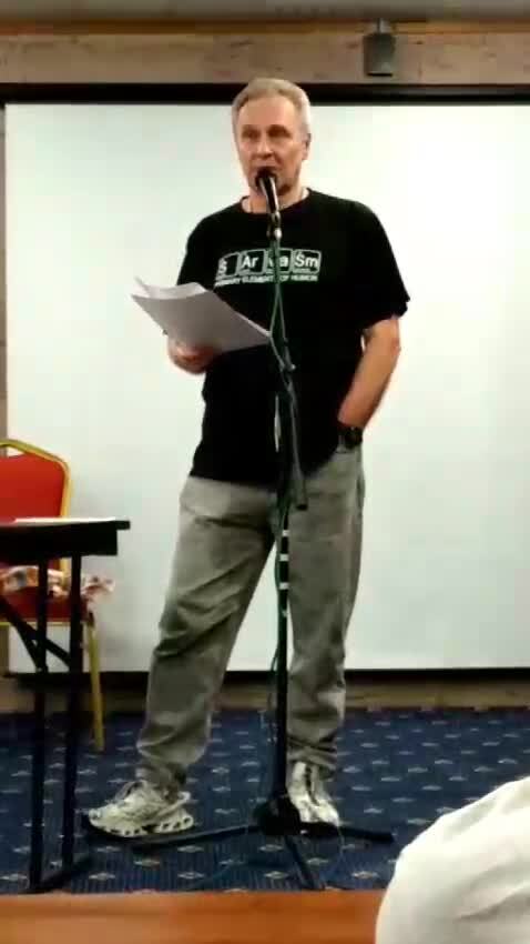 Автор и исполнитель Александр Кукушкин