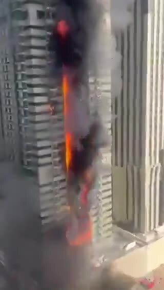 В Дубае горит очередной небоскреб