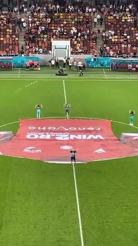 Наснимают поп, а потом монтировать не из чего