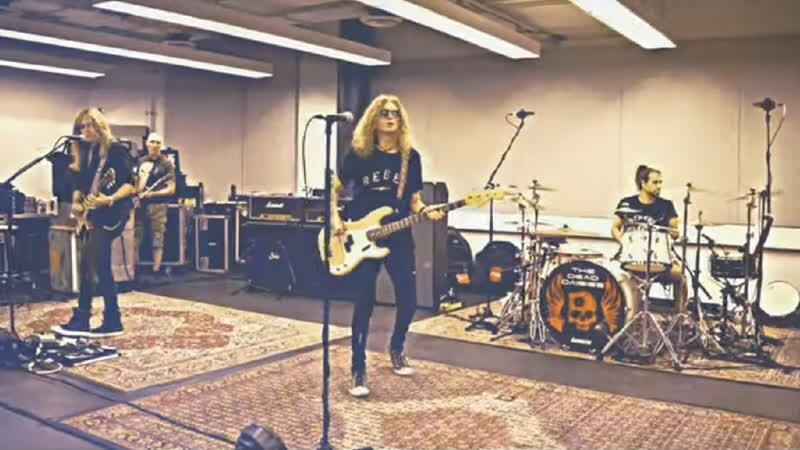 The DEAD DAISIES