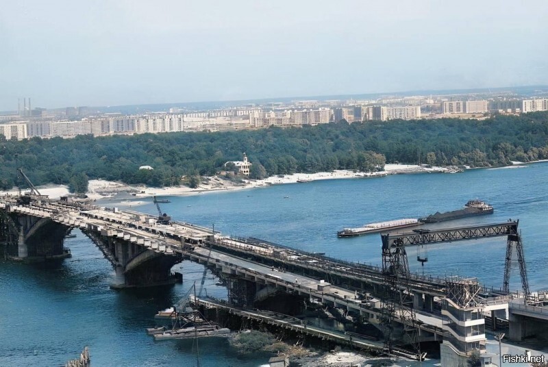 Строительство Киевского метромоста идет ударными темпами сверх плана