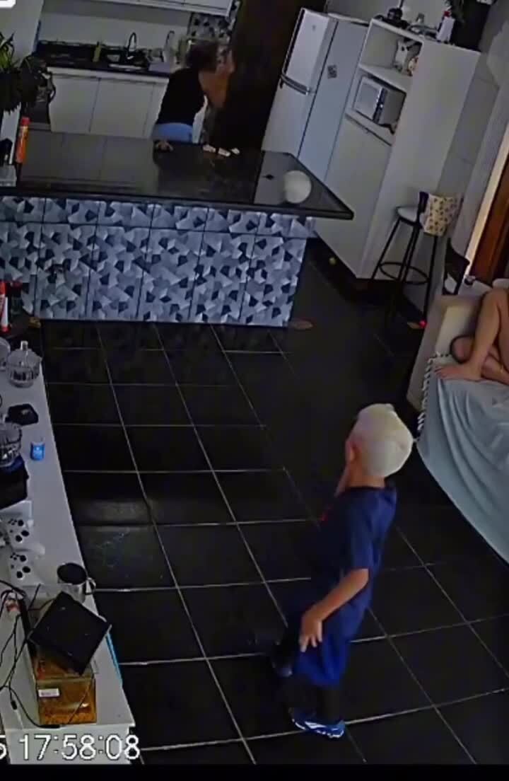 в детдом