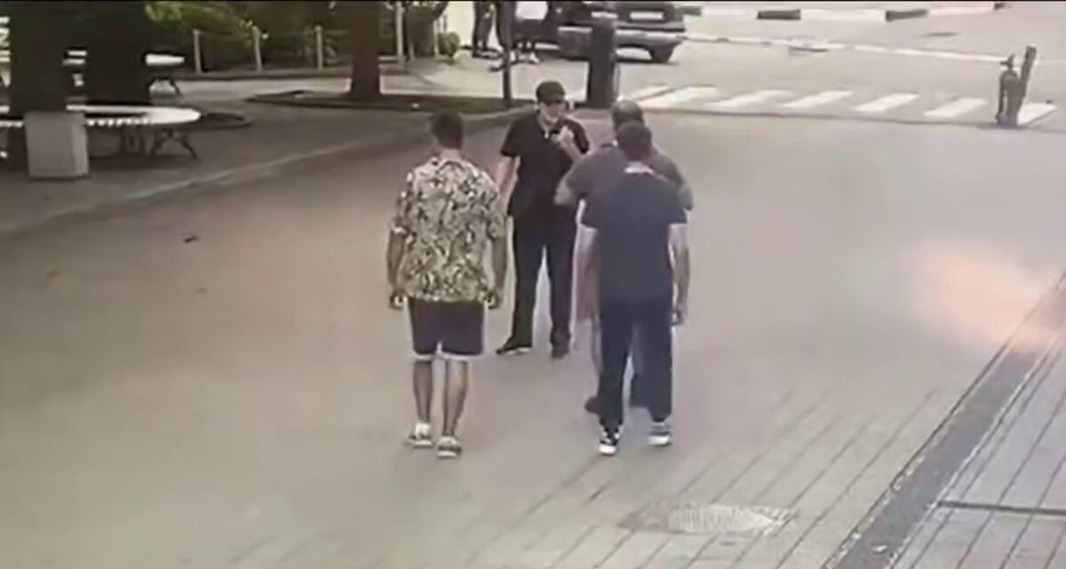 Словесная перепалка переросла в поножовщину