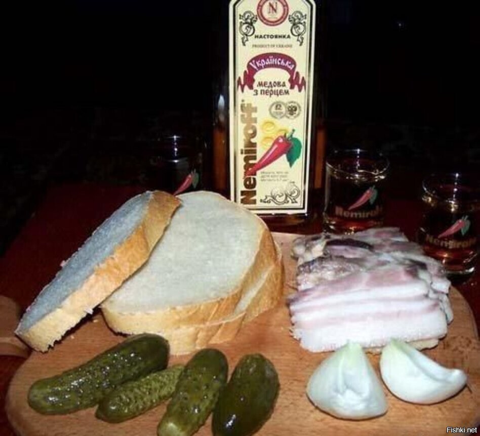 Хлебушек только чёрный должен быть