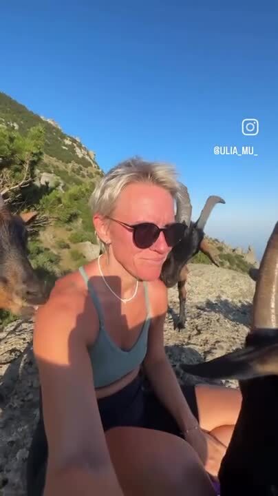 А еще говорят на Кавказе туристам не рады