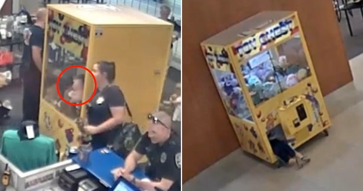 Мальчик пытался добыть игрушку, но застрял в игровом автомате