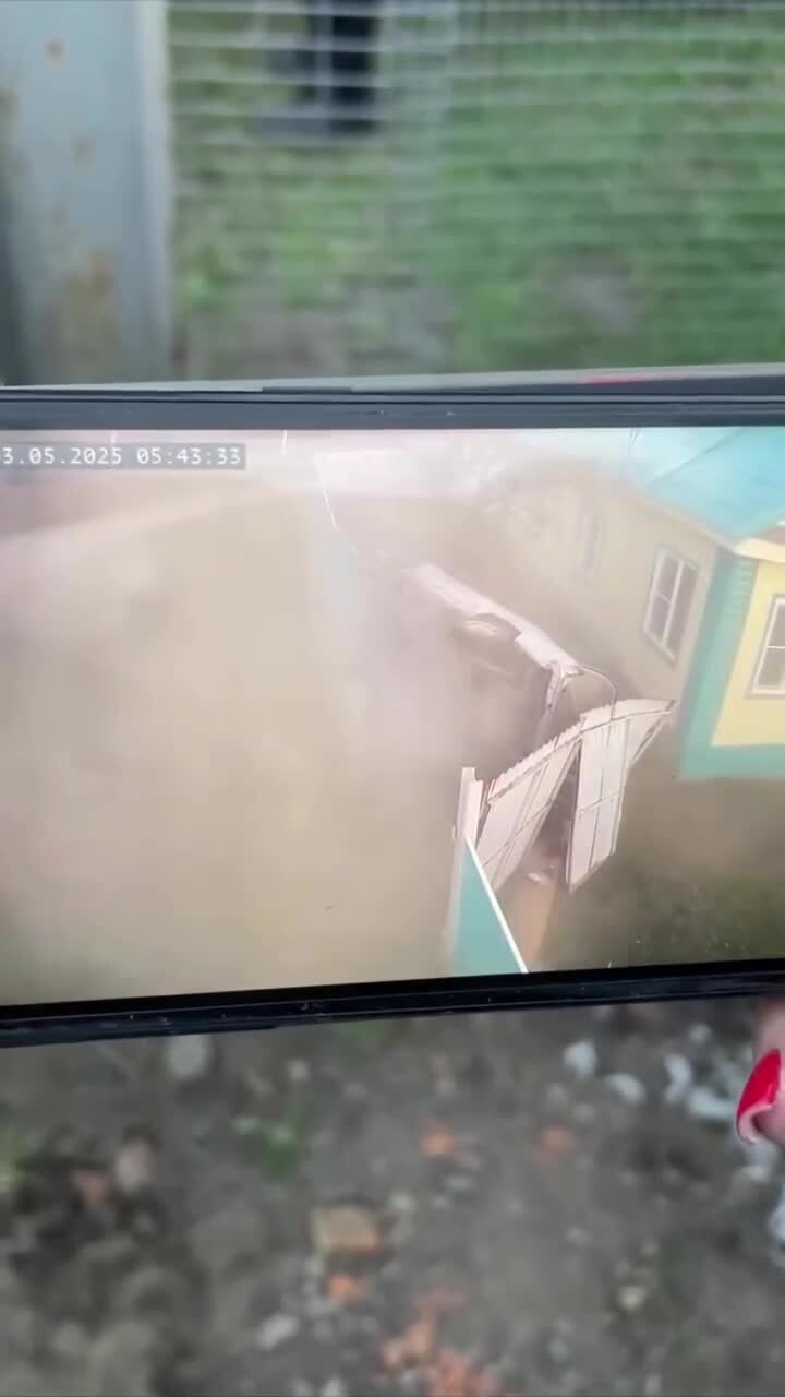 Доча, ставь чайник, мама приехала
