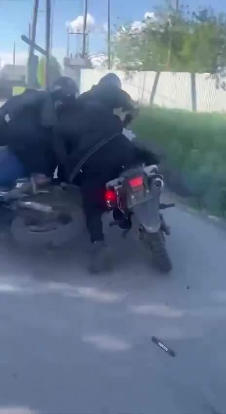 Моцициклисты