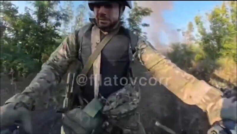 Военкор Андрей Филатов вышел на связь после атаки дрона ВСУ — пока украинские СМИ наперегонки хоронили его в заголовках