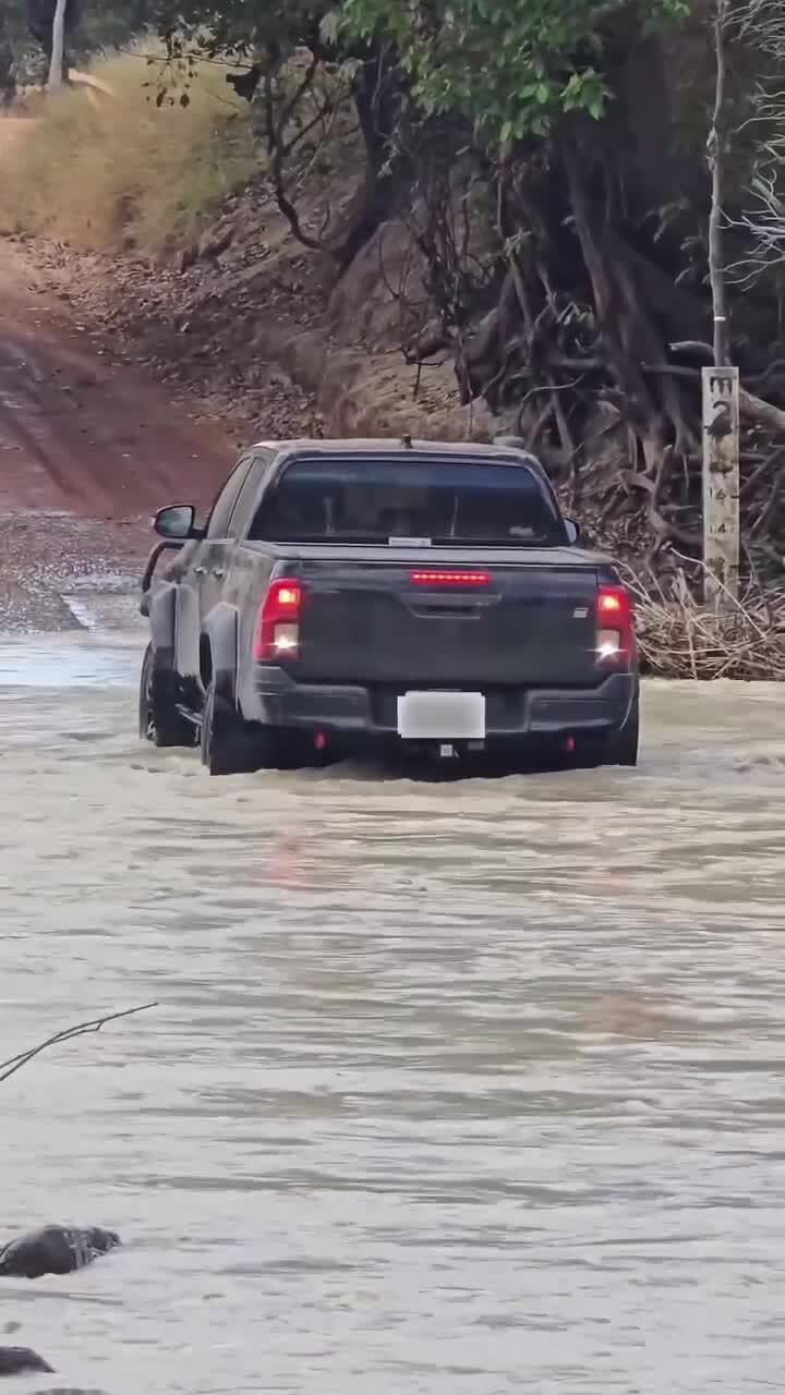 Что-то попало под колеса
