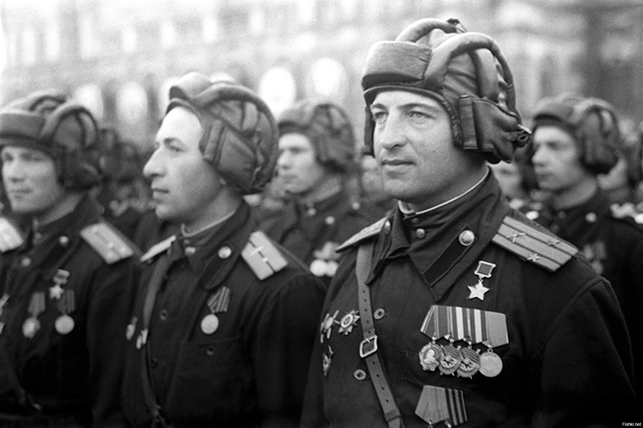Герой Советского Союза командир 347-го гвардейского самоходно-артиллерийского...