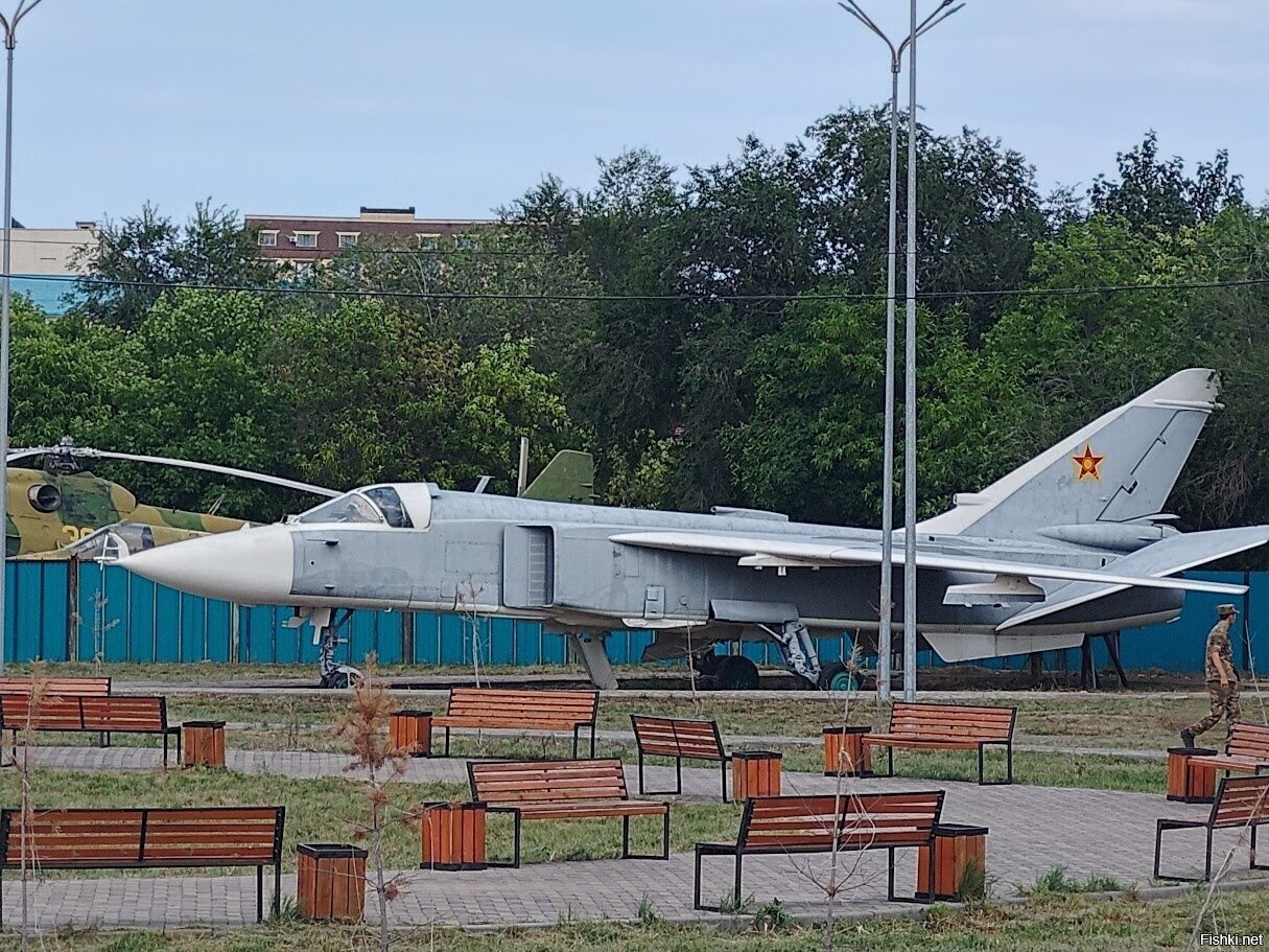 Около лётного училища в Актобе