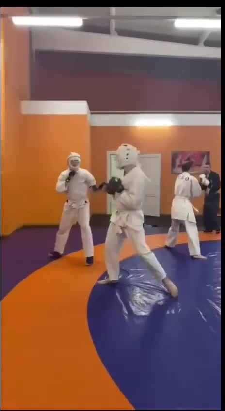 Это вам от соседнего столика