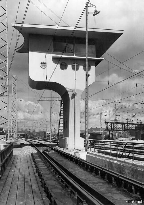 1938