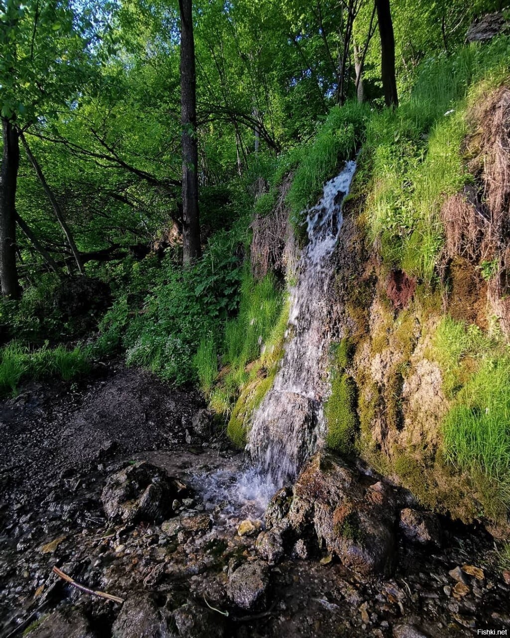 Водопад Радужный на реке Наре