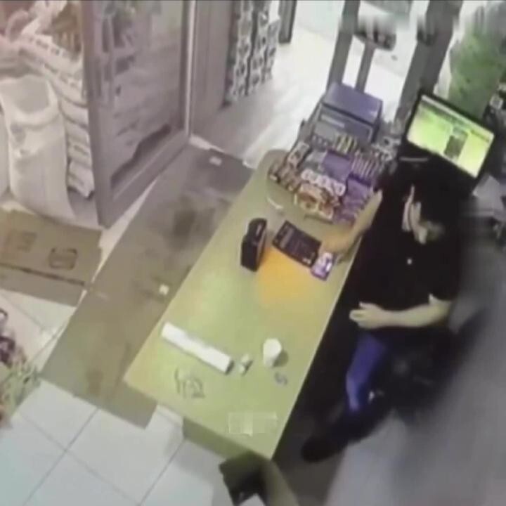 И как ему теперь спокойно жить