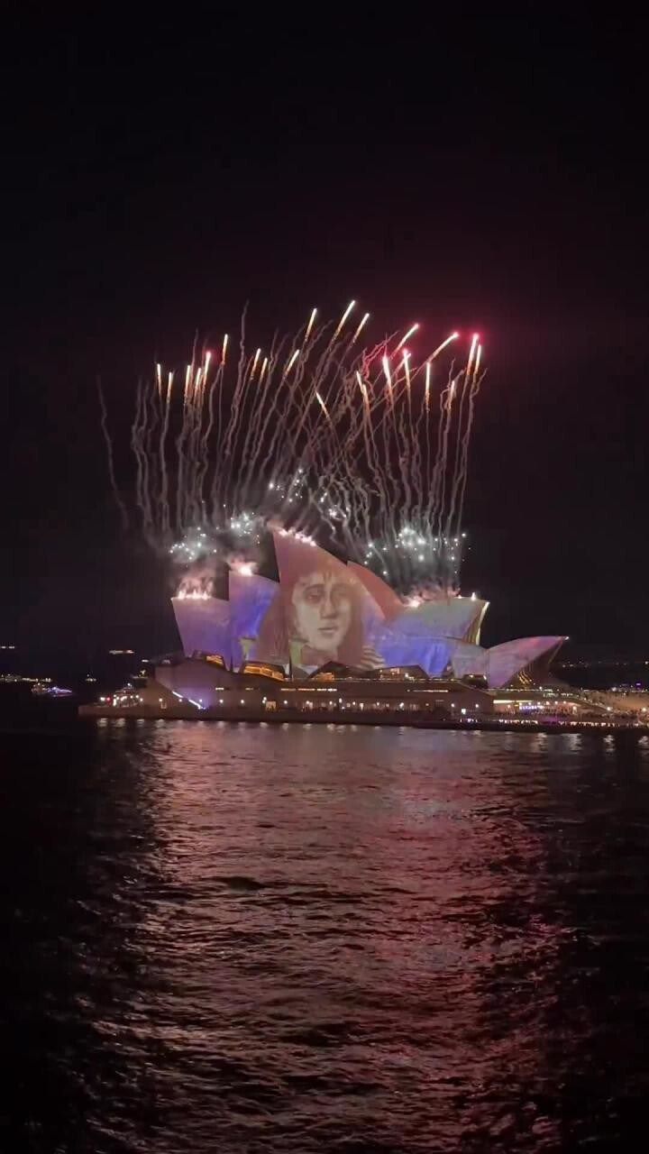 Vivid Sydney — ежегодный фестиваль света, музыки и идей, проводимый в Сиднее