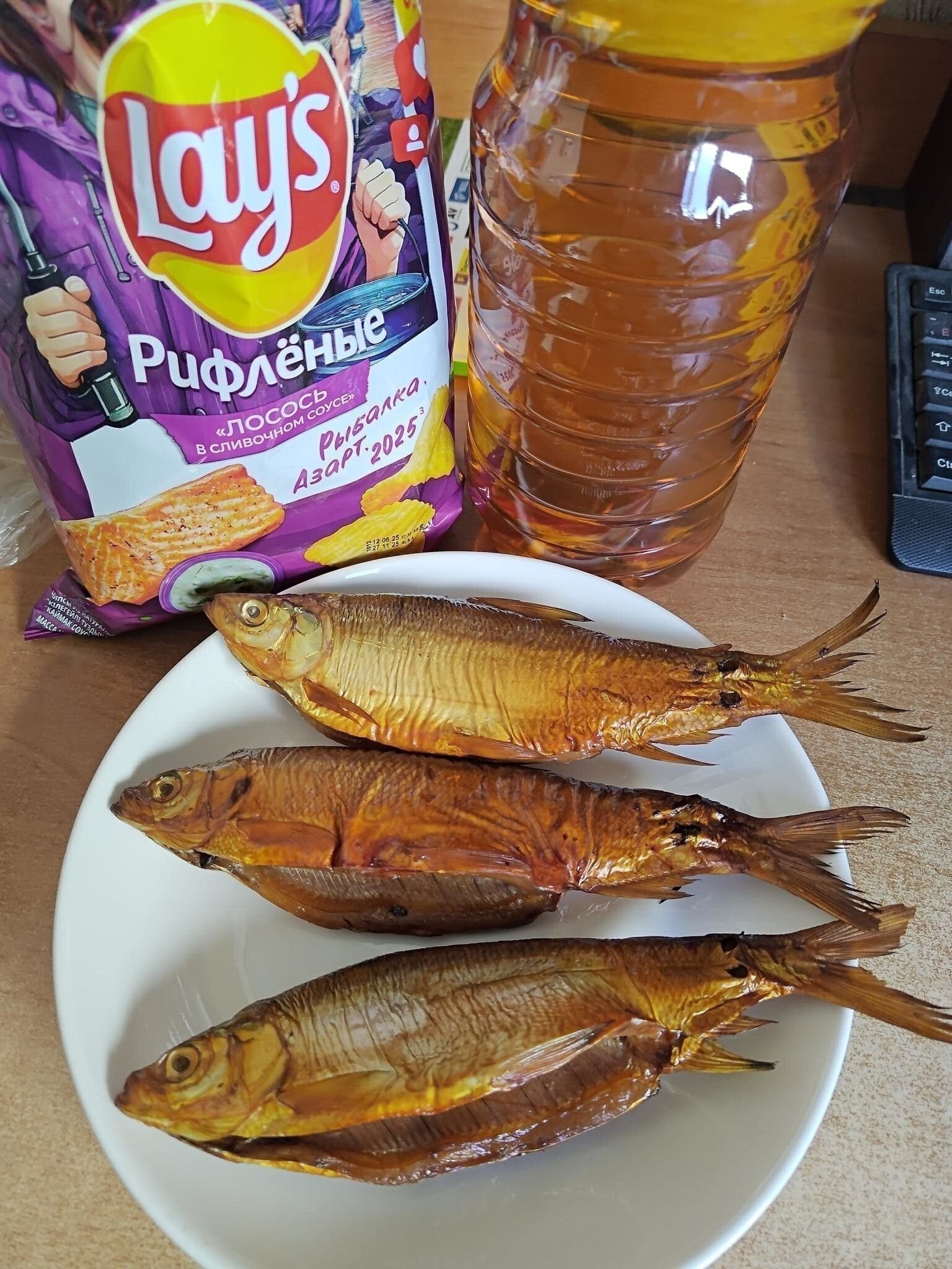 Пивко с рыбкой в самый раз)