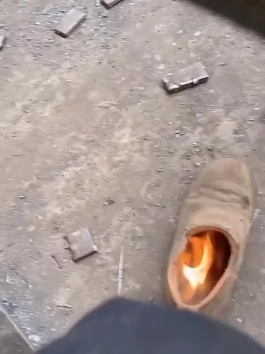 Когда весь день не снимал обувь