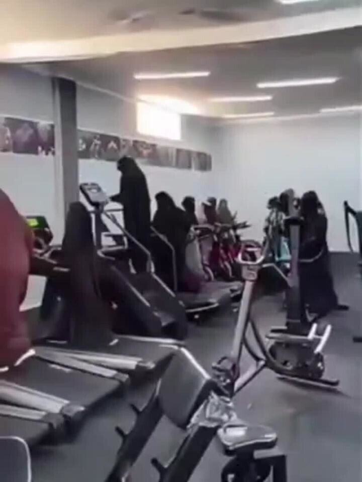 Добро пожаловать в британский фитнес-клуб