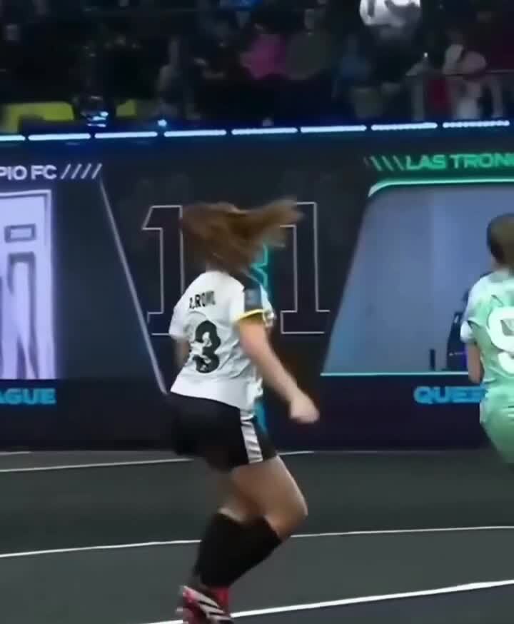 Лучший гол в женском футболе