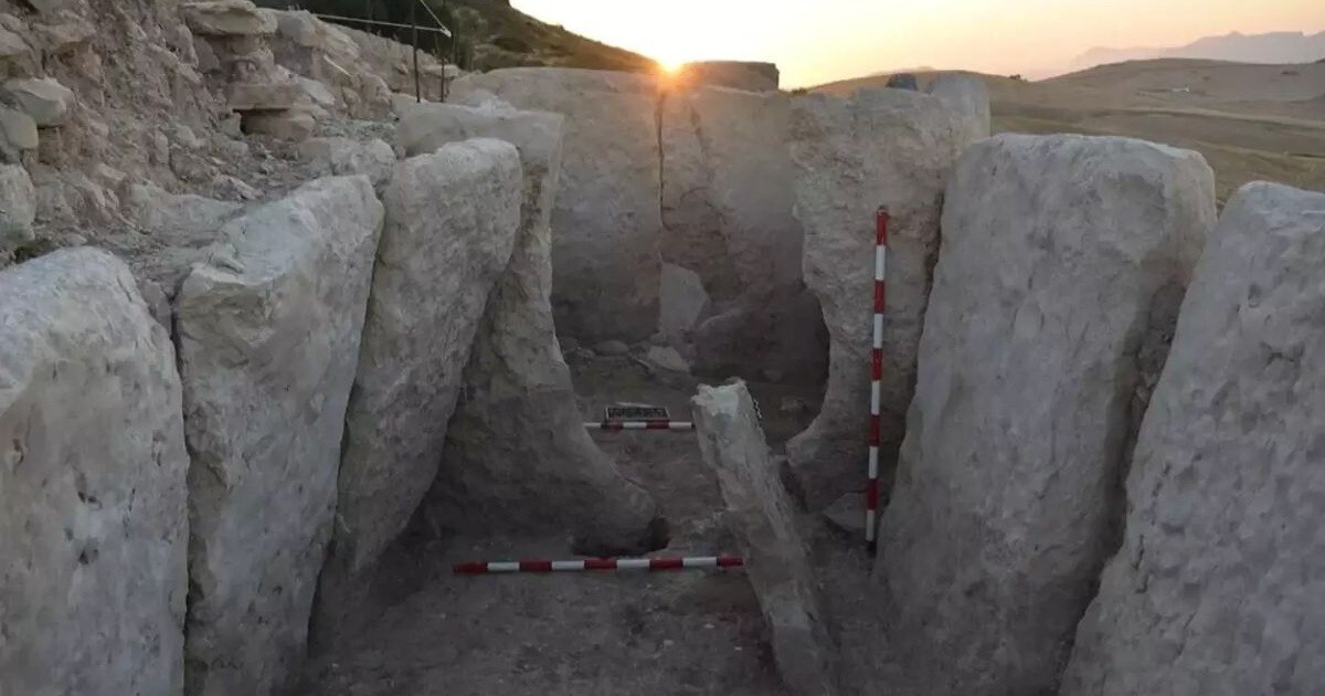 В Испании обнаружен доисторический дольмен с уникальными артефактами