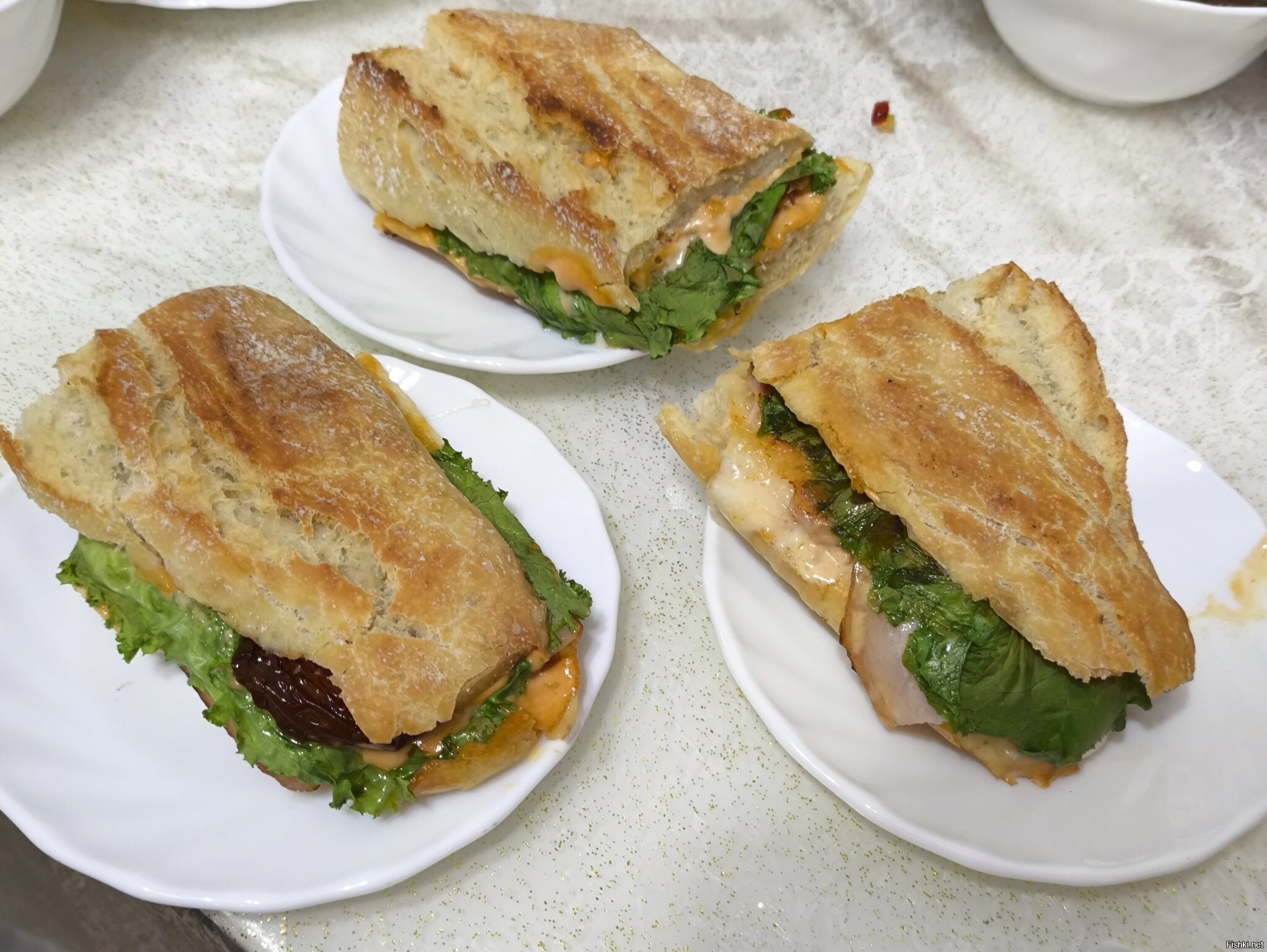 Поставил закваску в ночь, днём испёк чиабатту и наконец сделал панини с бекон...