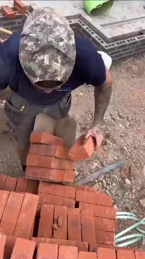 Приспособа для переноски кирпичей