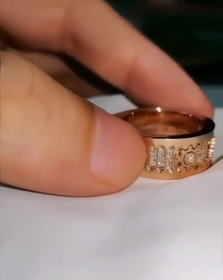 Ювелир мастер своего дела