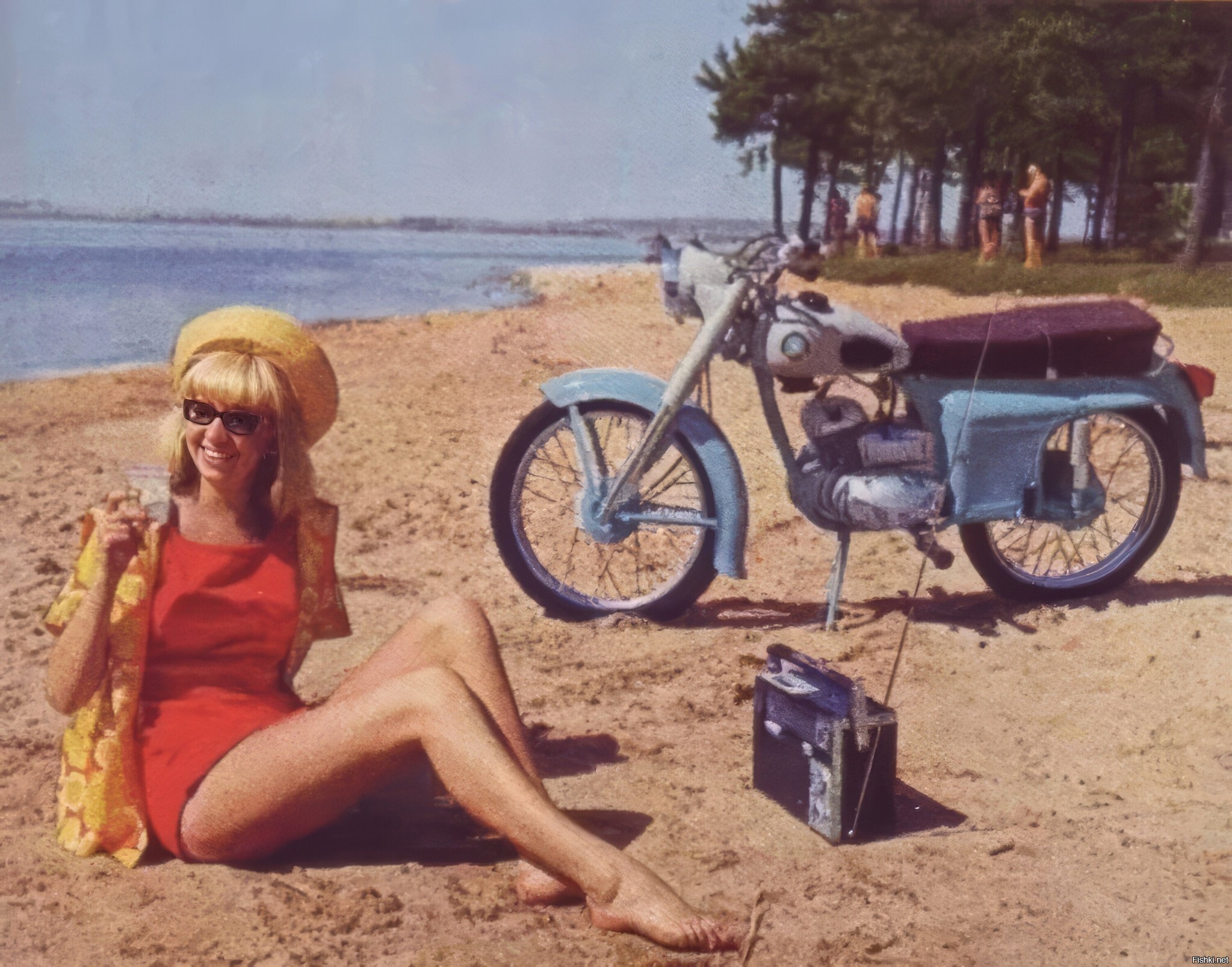 Рекламное фото мотоцикла "Минск" М-105