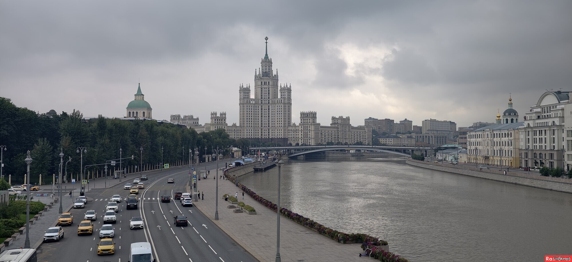 Высотка на Котельнической набережной
