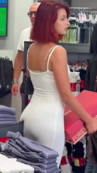 О чем задумалась, красавица